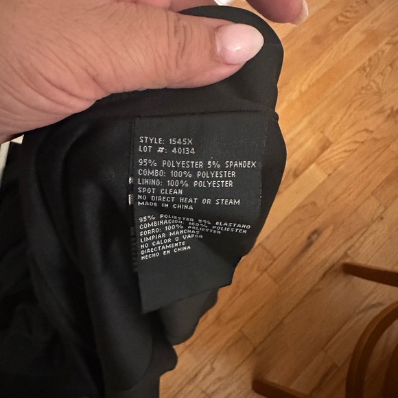 🌲 Xscape Black Maxi Dress with Silver Accents - Picture 7 of 7